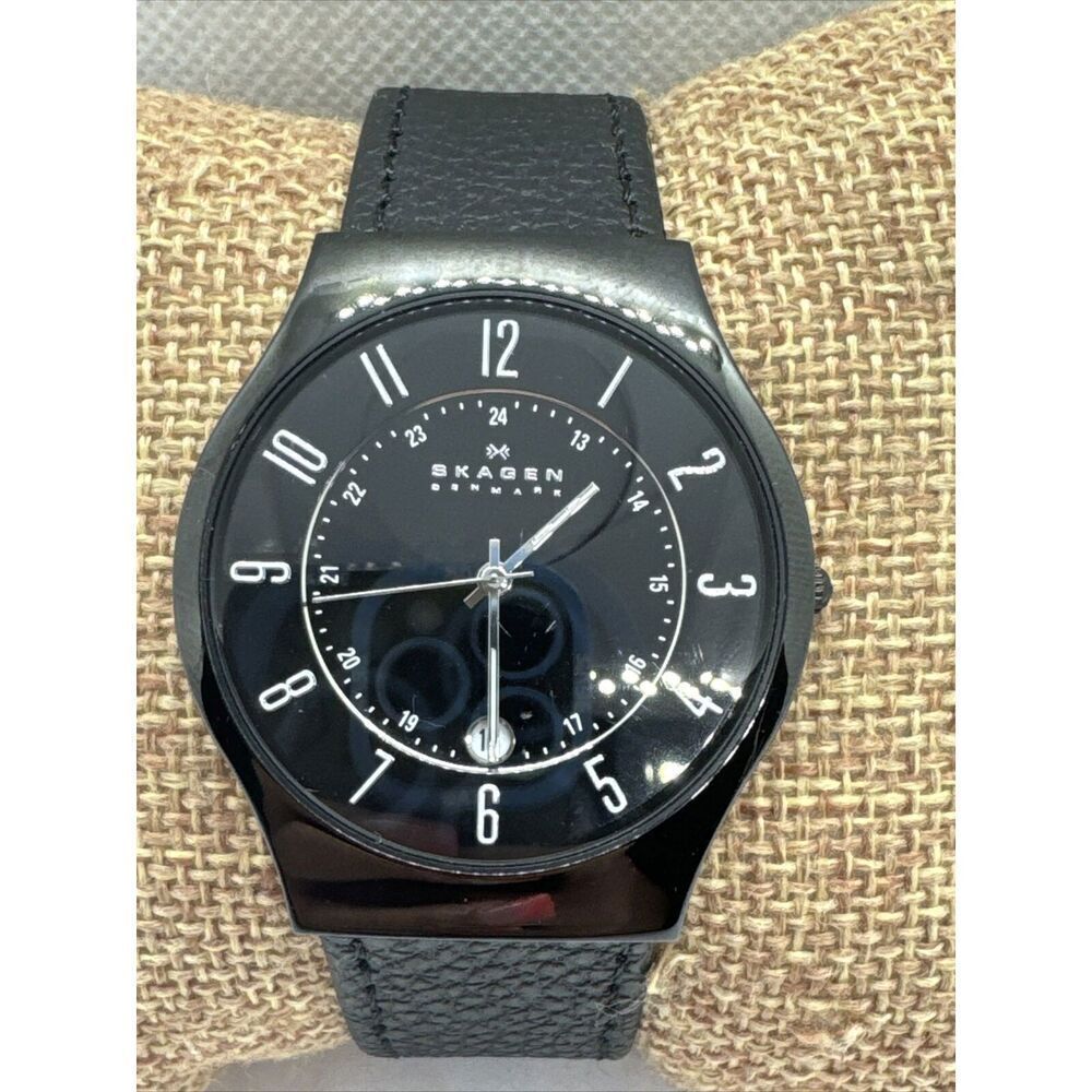 Skagen 233XLTMB Men's Black Leather Strap Analog Dial Quartz Wrist Watch AEA208